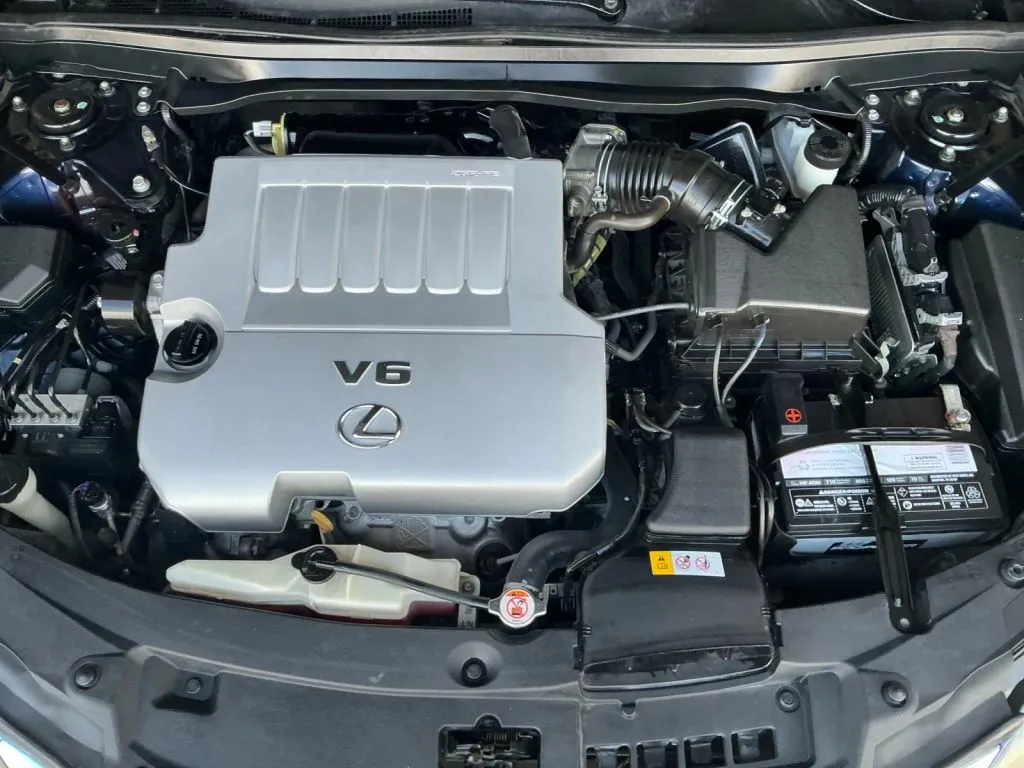 Lexus ES photo 24