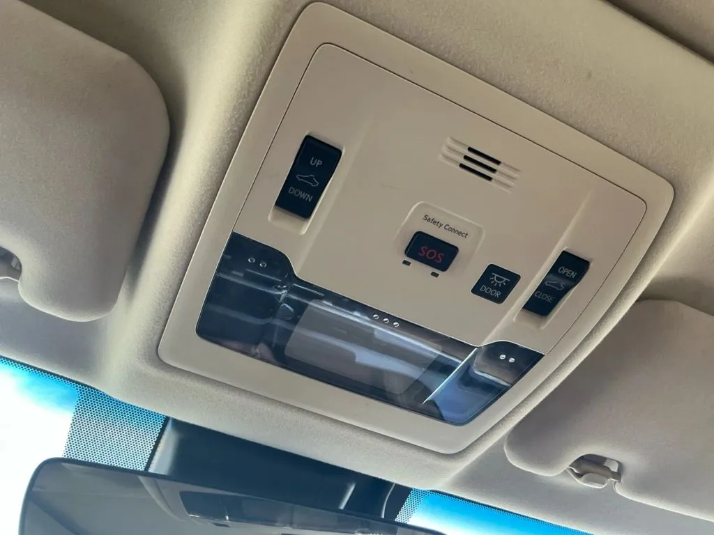 Lexus ES photo 38
