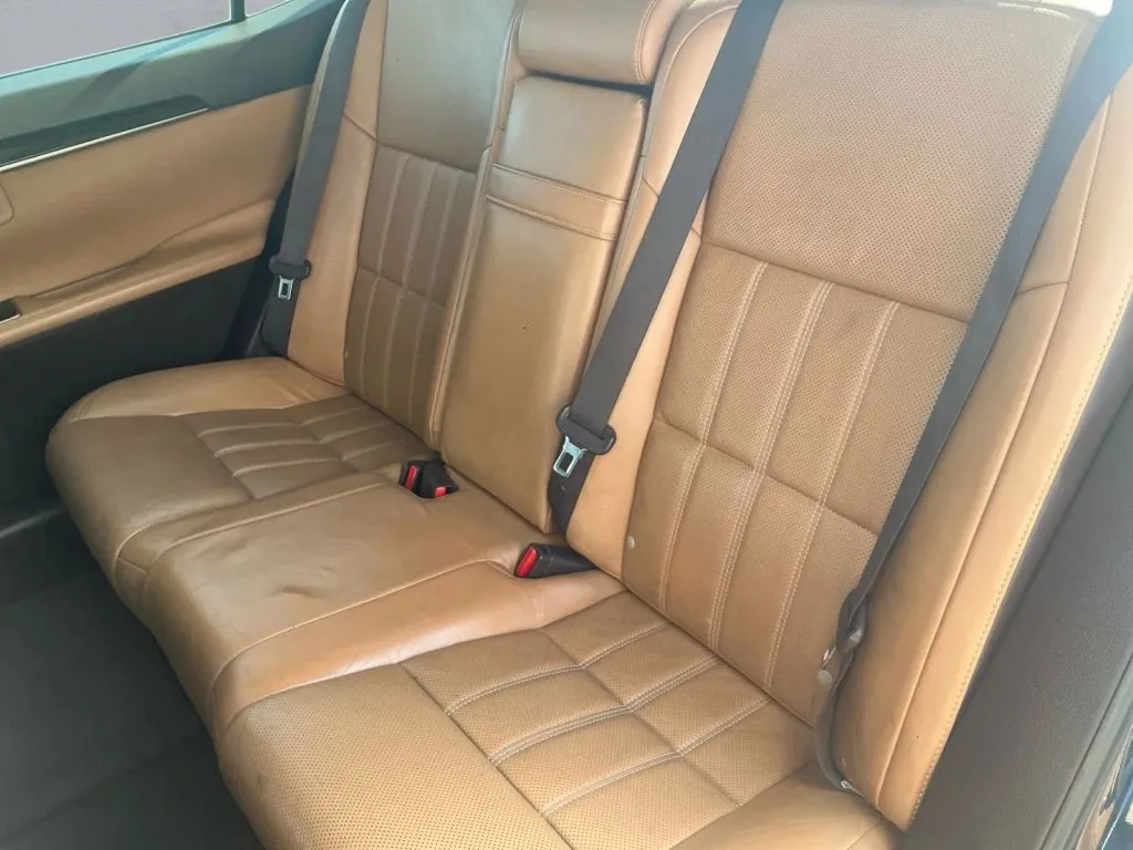 Lexus ES photo 15
