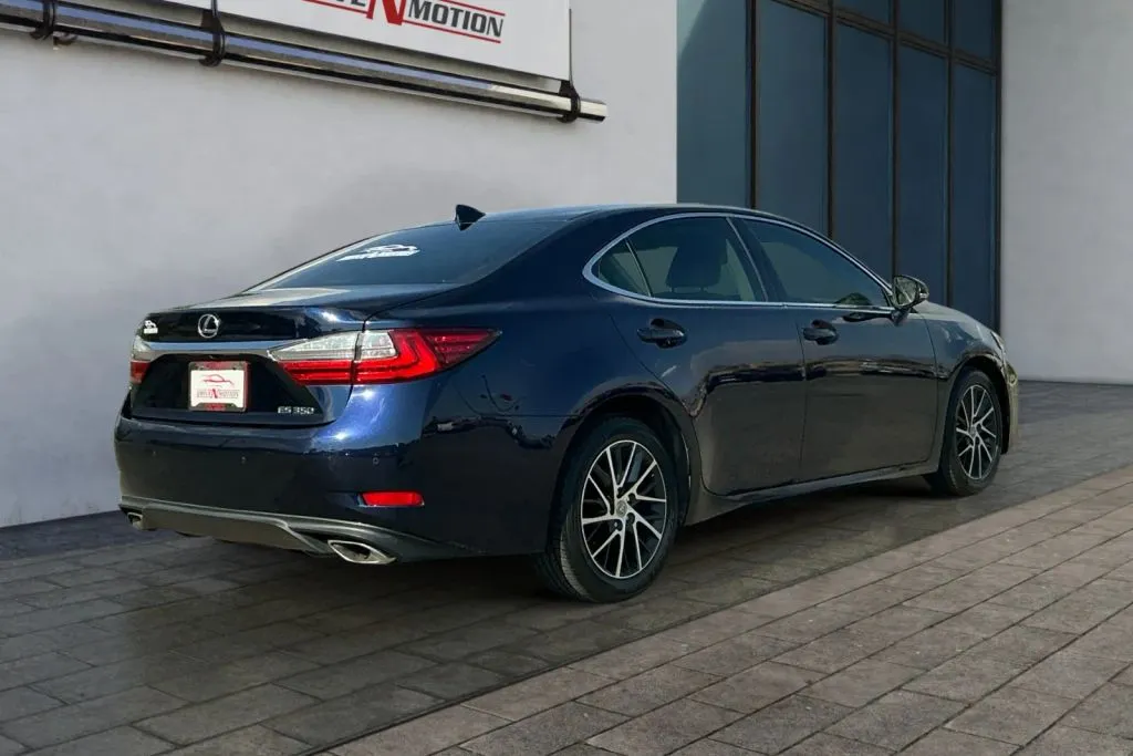 More photos of 2016 Lexus ES 350 Sedan 4D at Drive N-Motion Rio Rancho, NM