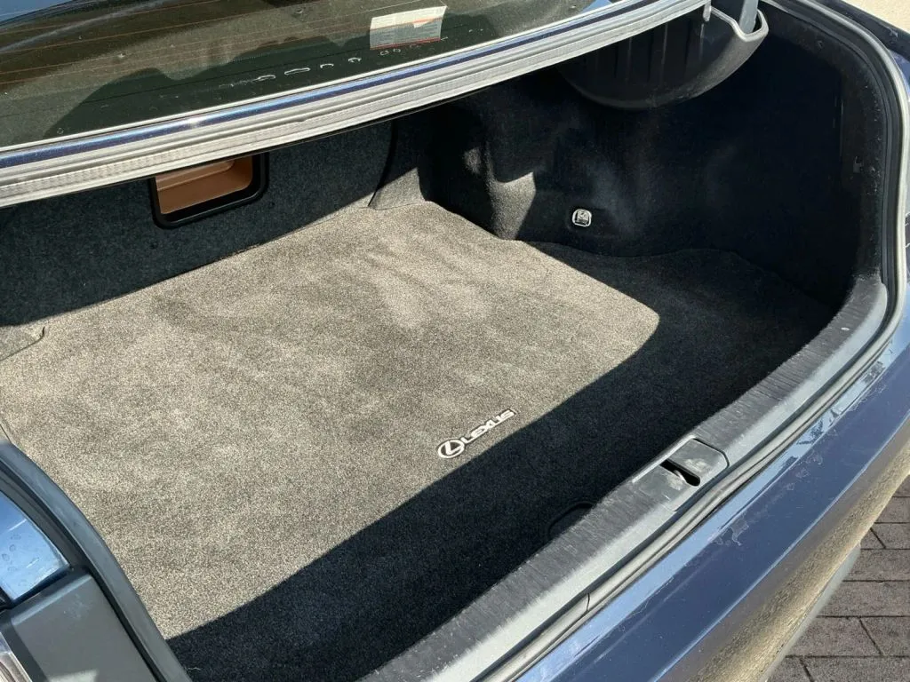 Lexus ES photo 20