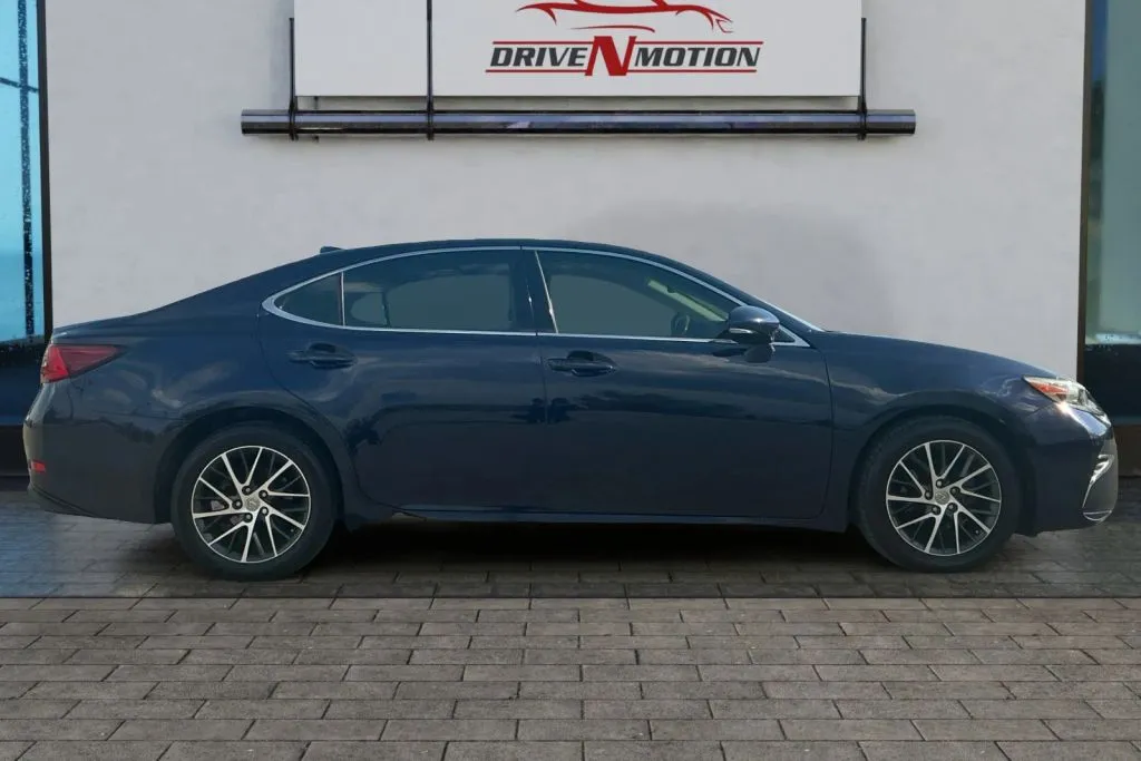 Another view of 2016 Lexus ES 350 Sedan 4D for sale in Rio Rancho, NM at Drive N-Motion Rio Rancho