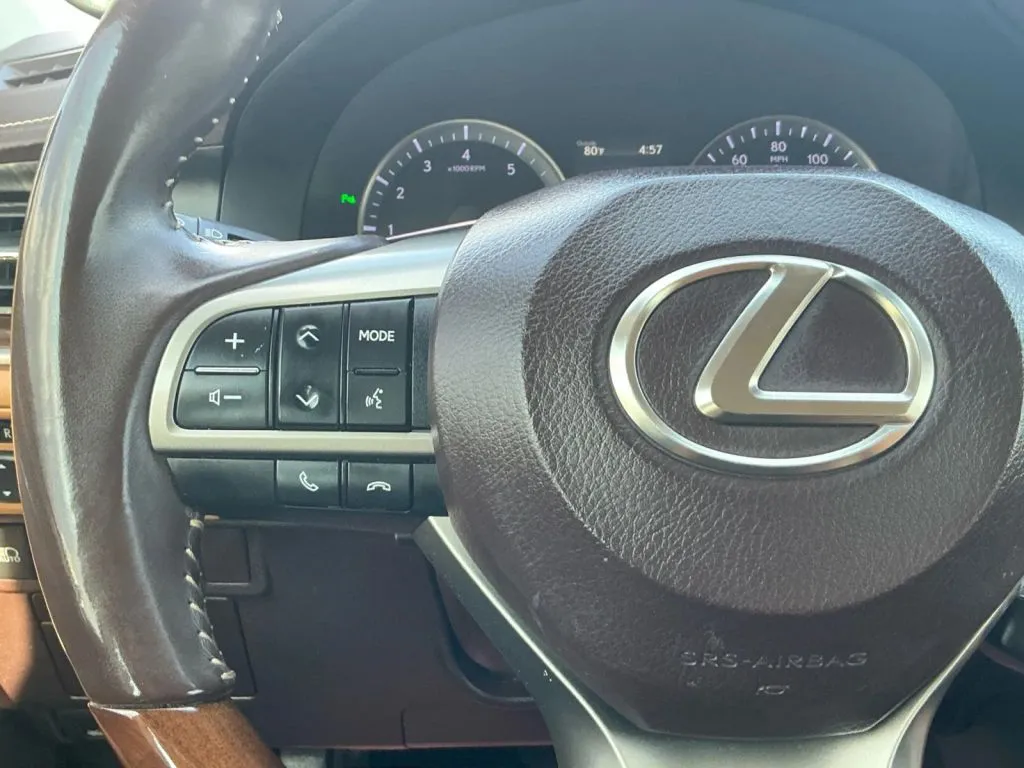 Lexus ES photo 28