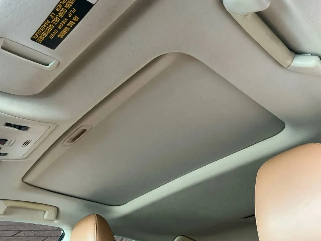 Lexus ES photo 26