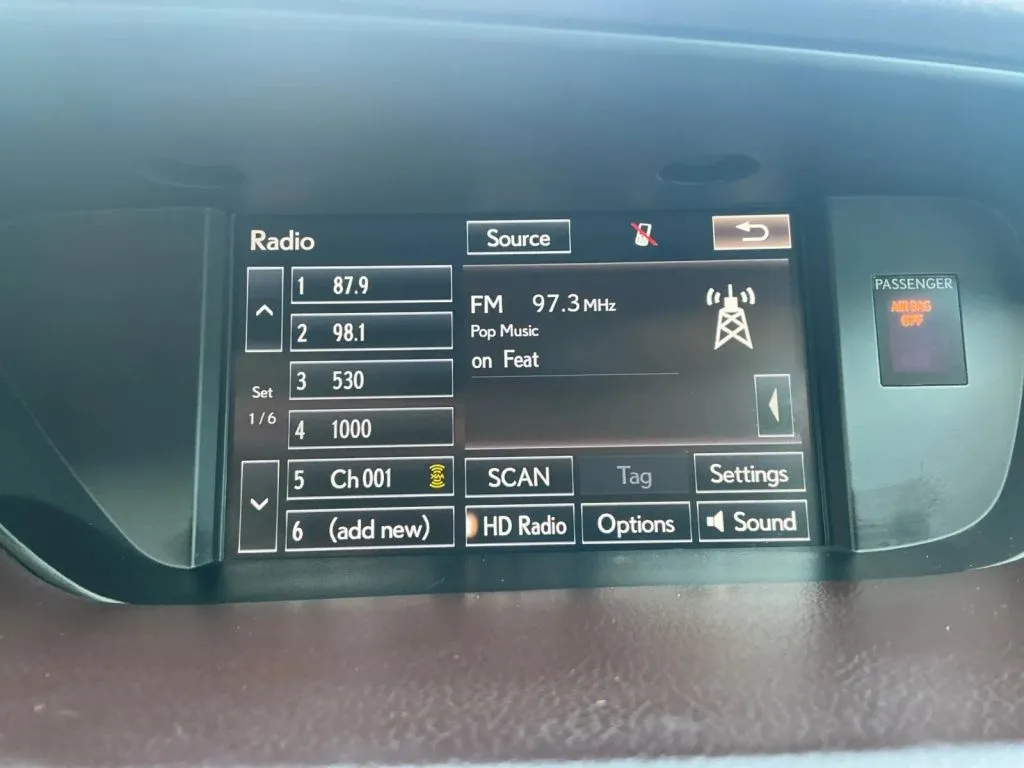 Lexus ES photo 30