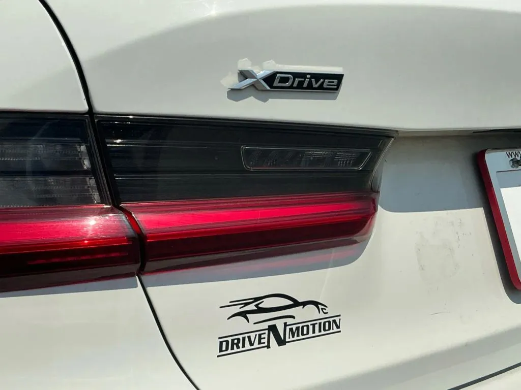 BMW 3 Series photo 20