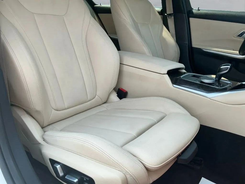 BMW 3 Series photo 24
