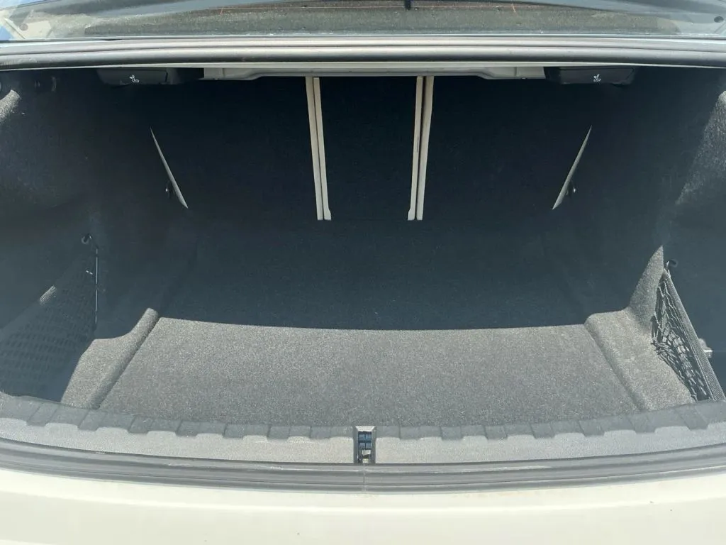 BMW 3 Series photo 21