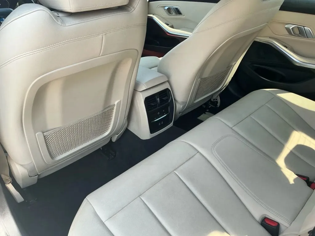 BMW 3 Series photo 18