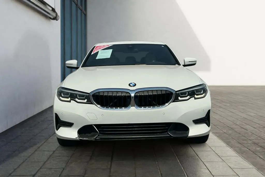 BMW 3 Series photo 8