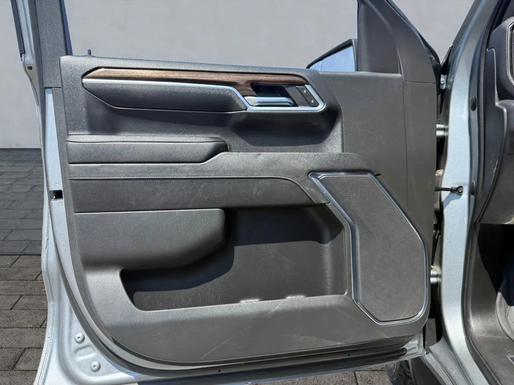GMC Sierra photo 10
