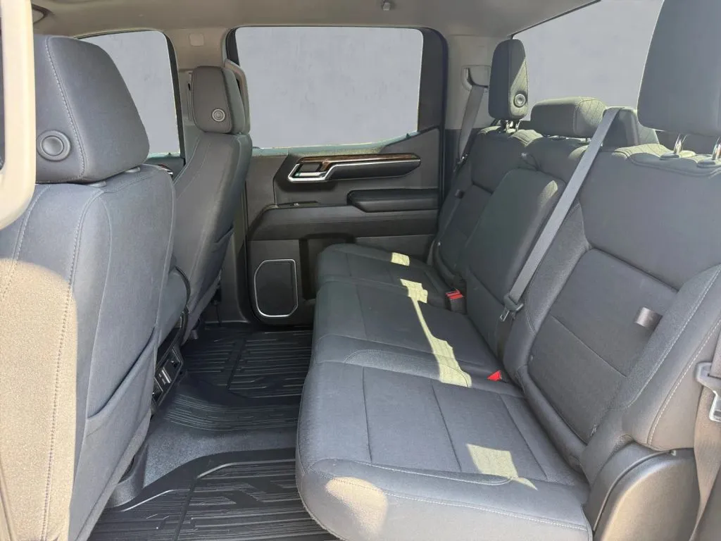 GMC Sierra photo 14