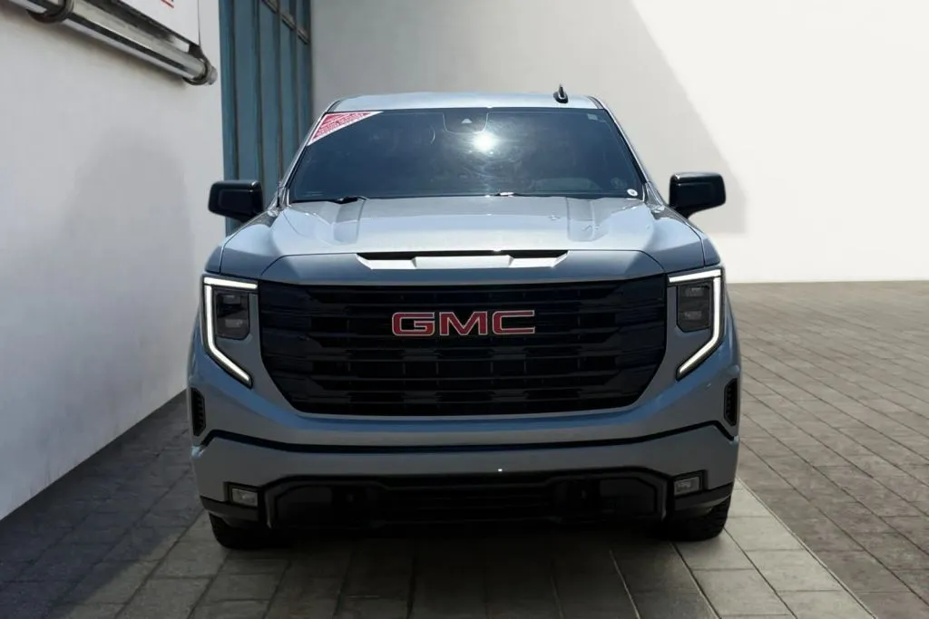 GMC Sierra photo 8