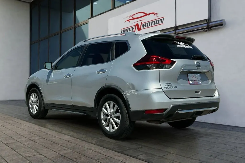 More photos of 2018 Nissan Rogue SV Sport Utility 4D at Drive N-Motion Rio Rancho, NM