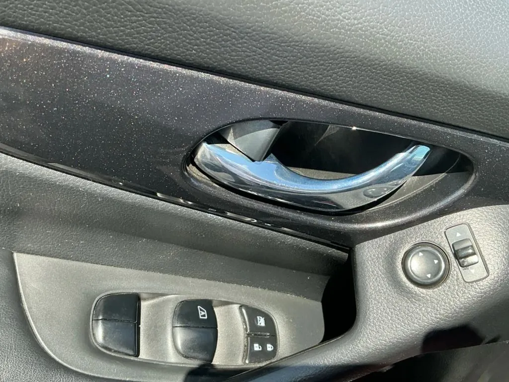 Nissan Rogue photo 9