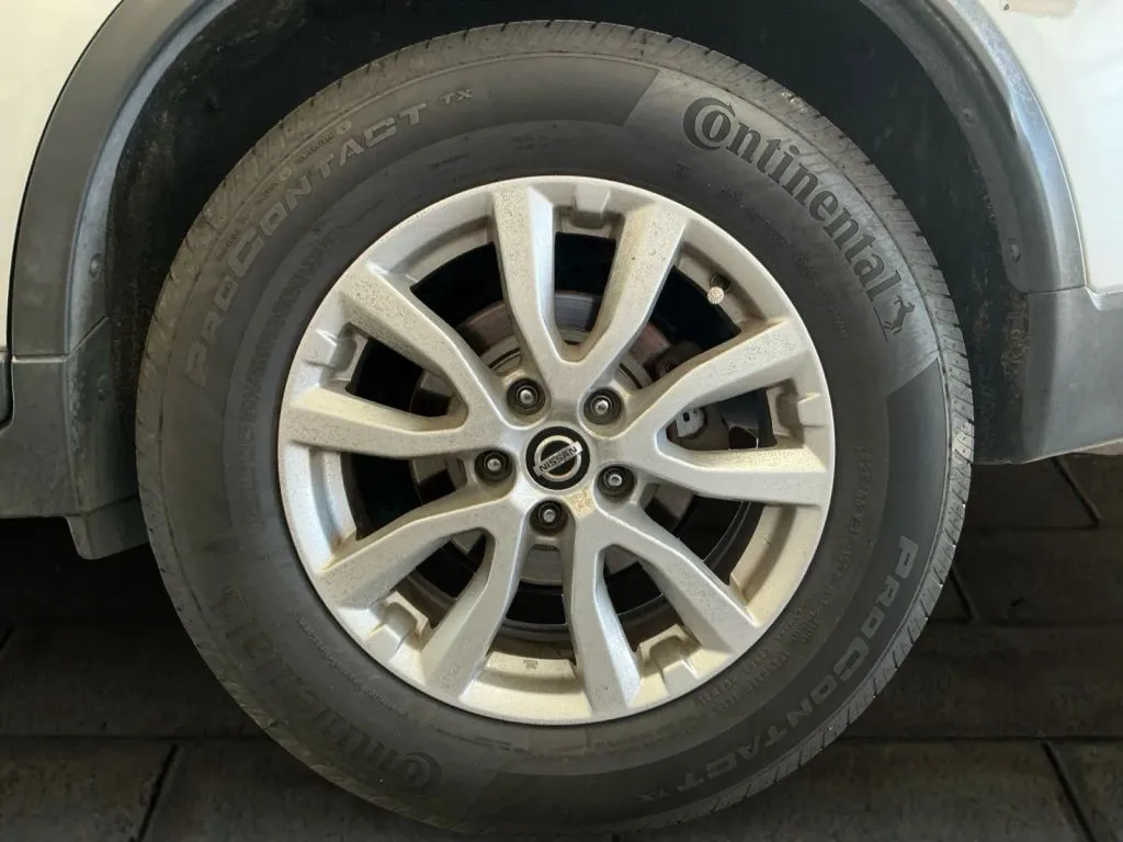Nissan Rogue photo 16