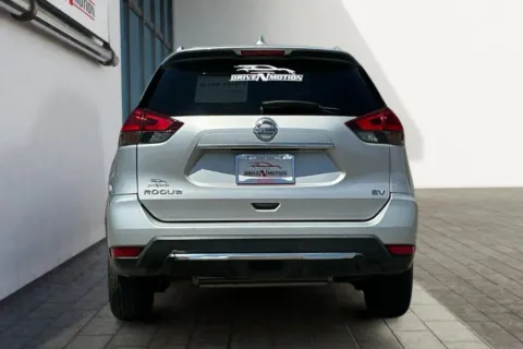 More photos of 2018 Nissan Rogue SV Sport Utility 4D at Drive N-Motion Rio Rancho, NM
