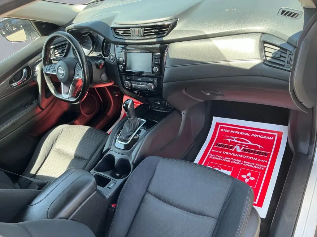 Nissan Rogue photo 18