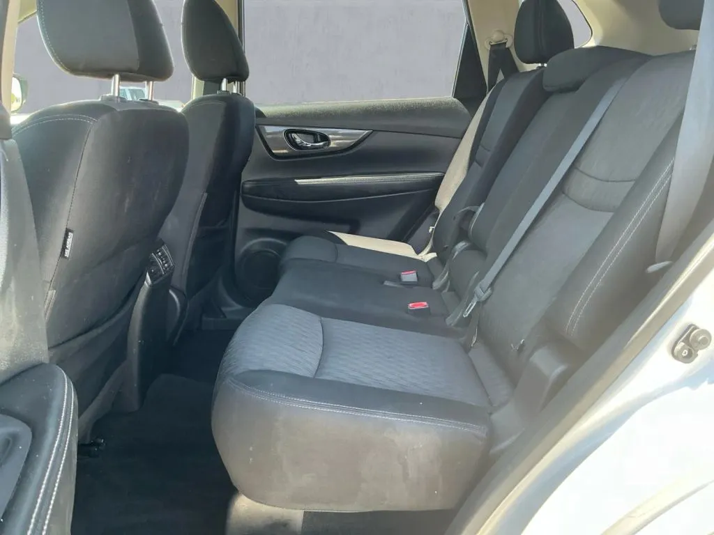 Nissan Rogue photo 12