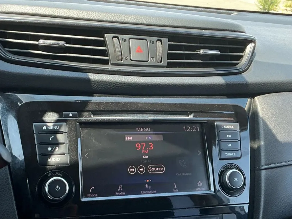 Nissan Rogue photo 27