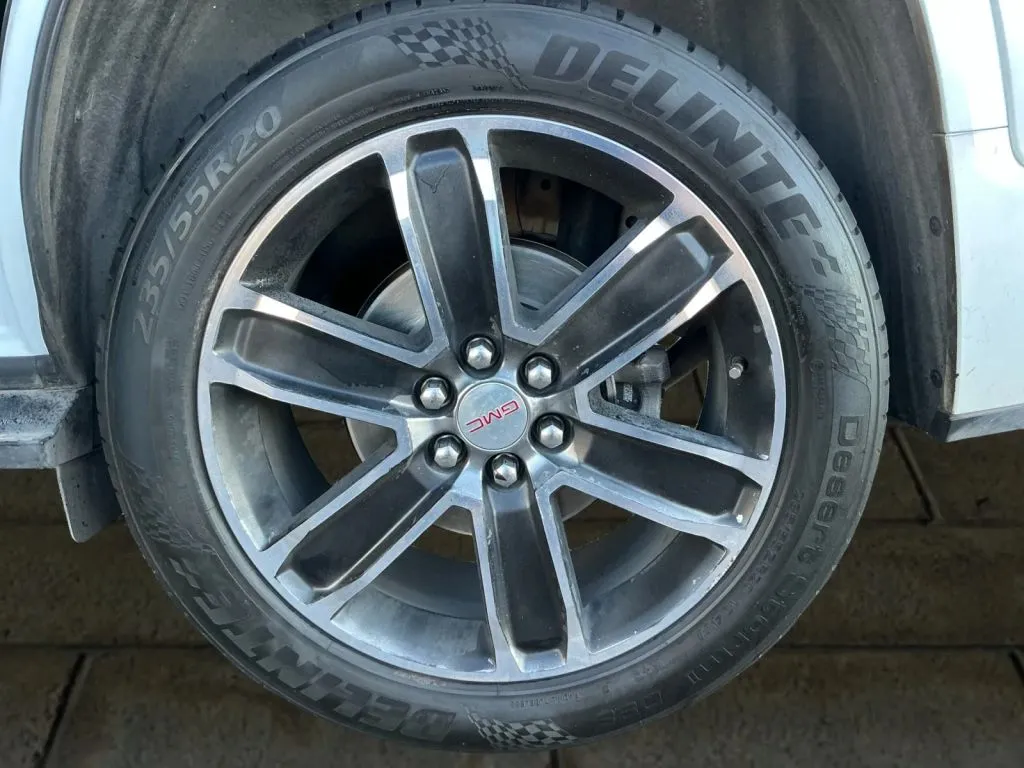 GMC Acadia photo 18