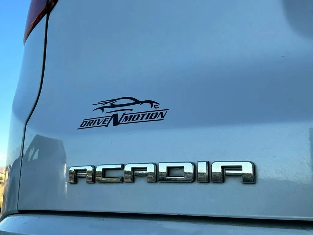 GMC Acadia photo 19