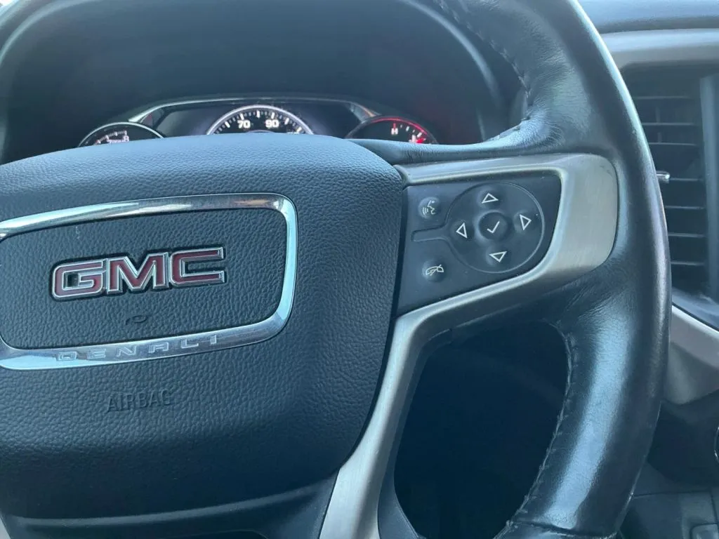 GMC Acadia photo 27