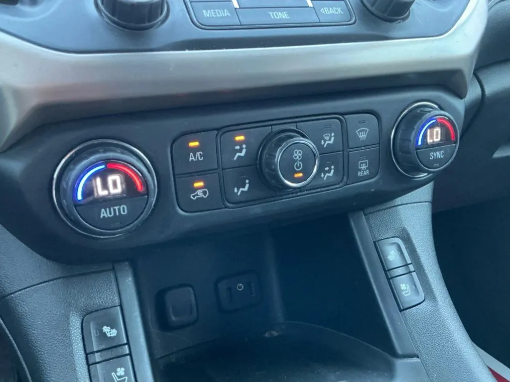 GMC Acadia photo 31