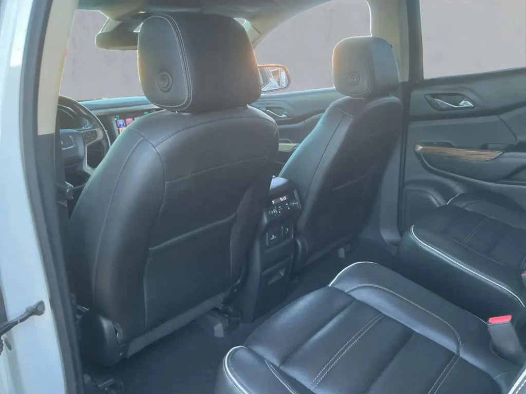 GMC Acadia photo 15