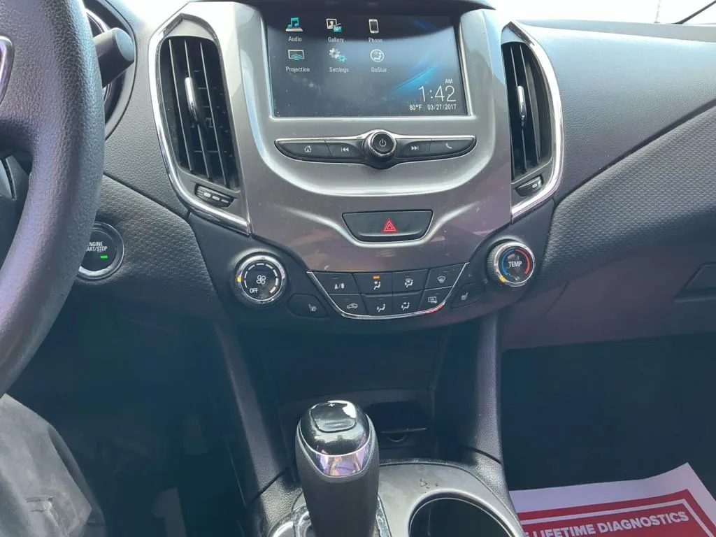Chevrolet Cruze photo 28