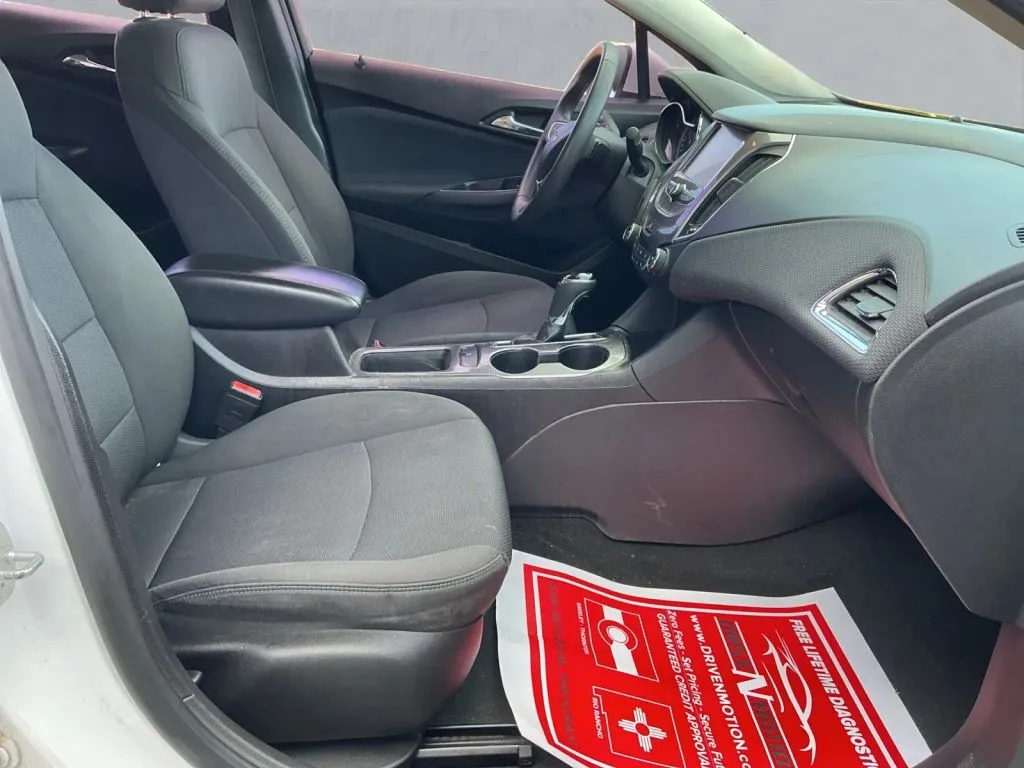 Chevrolet Cruze photo 18