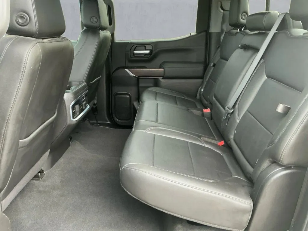 GMC Sierra photo 7