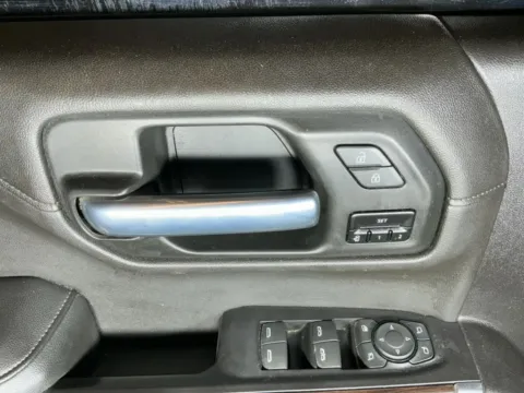 More photos of 2020 GMC Sierra 1500 Crew Cab SLT Pickup 4D 5 3/4 ft at Drive N-Motion Rio Rancho, NM