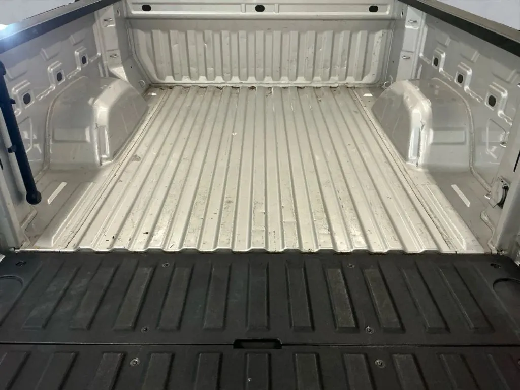GMC Sierra photo 13