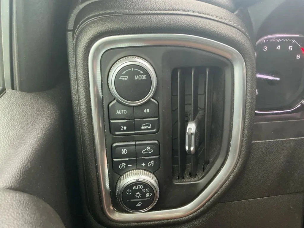 GMC Sierra photo 27