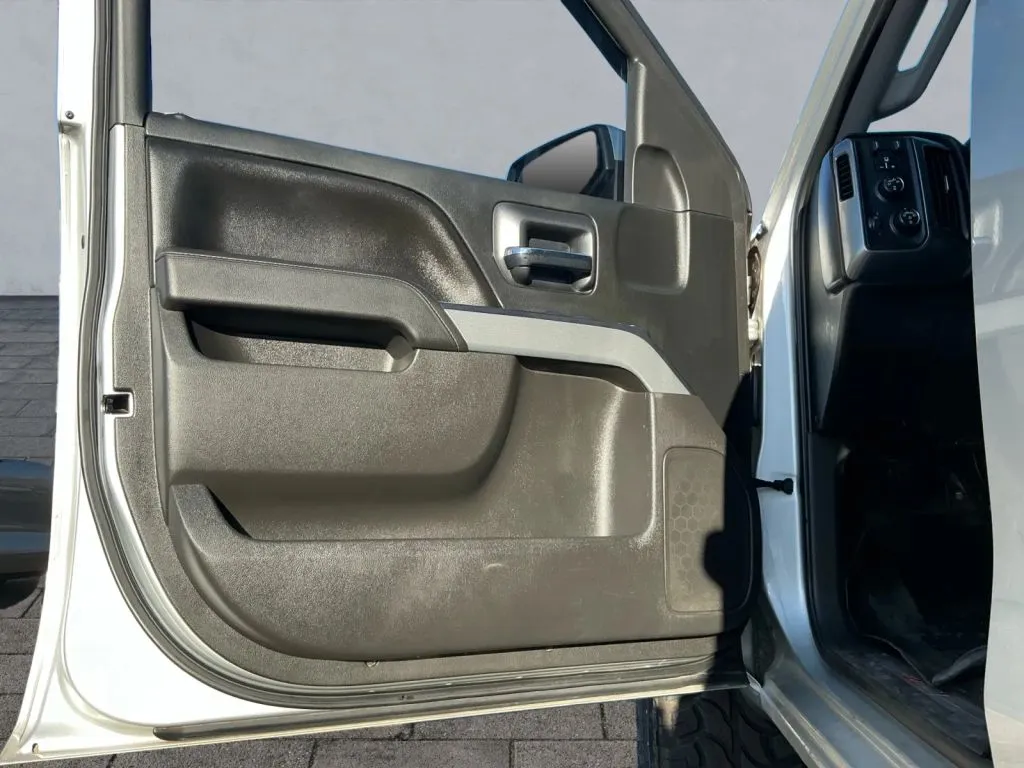 More photos of 2016 Chevrolet Silverado 1500 Crew Cab Z71 LT Pickup 4D 5 3/4 ft at Drive N-Motion Rio Rancho, NM