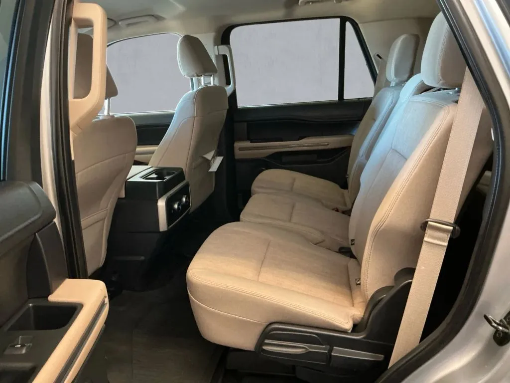 Ford Expedition photo 13