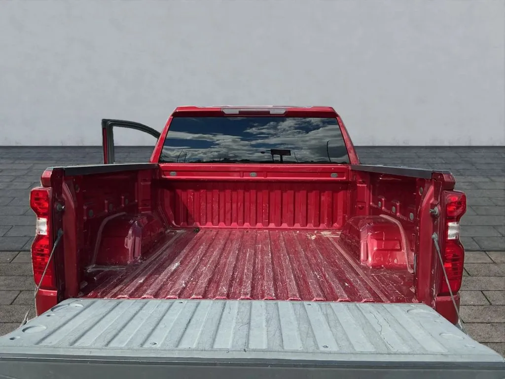 Chevrolet Silverado photo 19