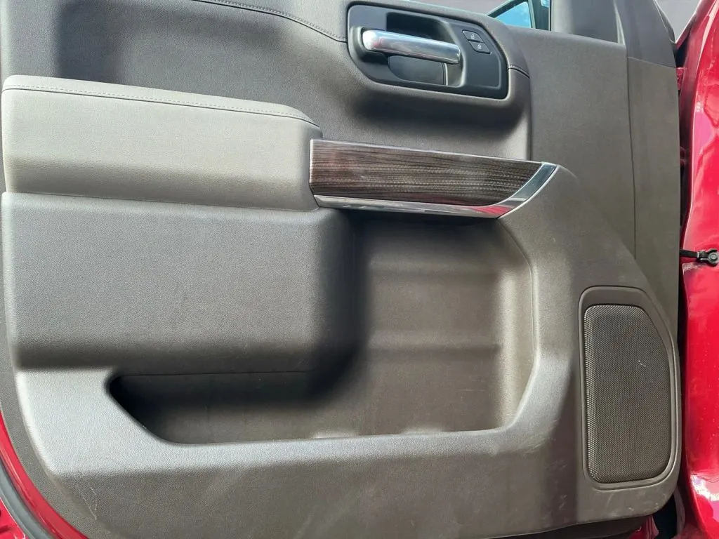 Chevrolet Silverado photo 10