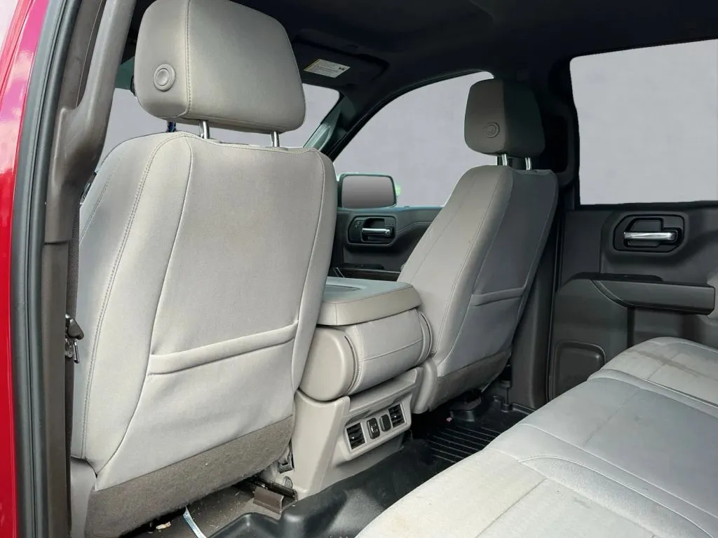 Chevrolet Silverado photo 15