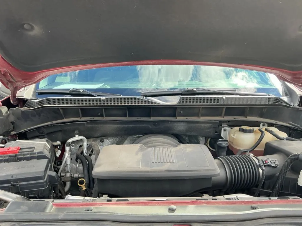 Chevrolet Silverado photo 23