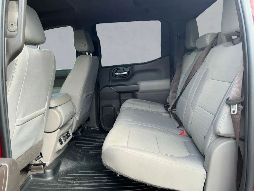 Chevrolet Silverado photo 14