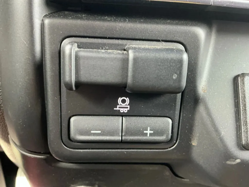 Chevrolet Silverado photo 36
