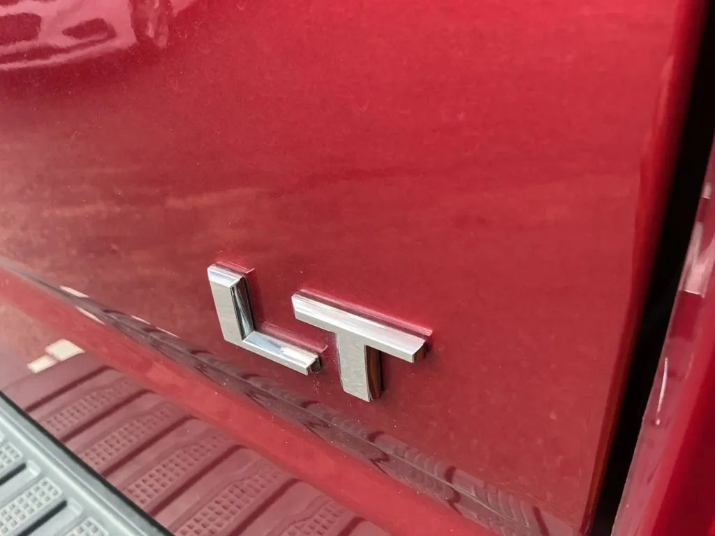 Chevrolet Silverado photo 38