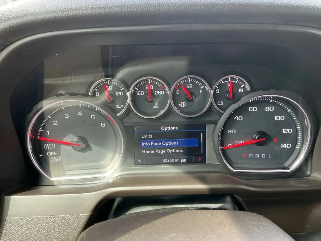 Chevrolet Silverado photo 26