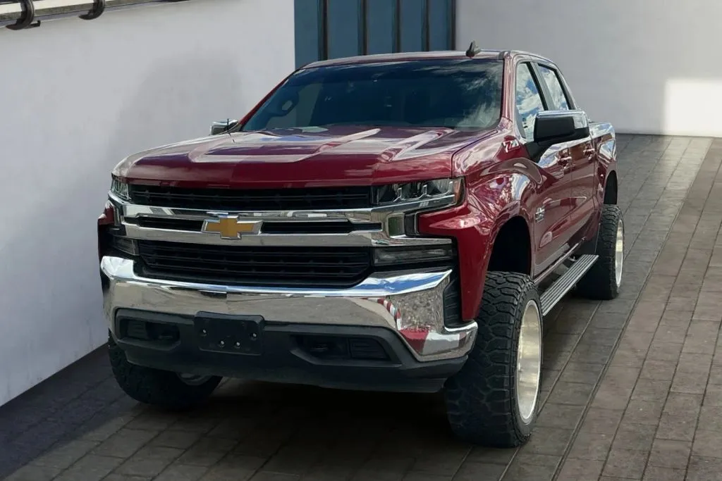 Chevrolet Silverado photo 7