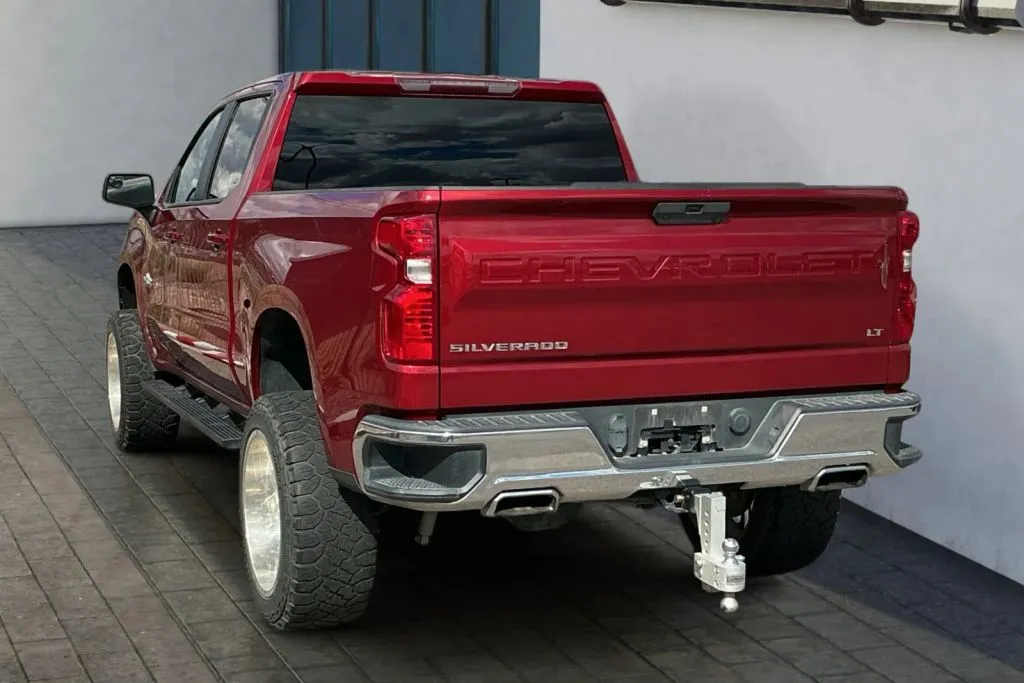 Chevrolet Silverado photo 6