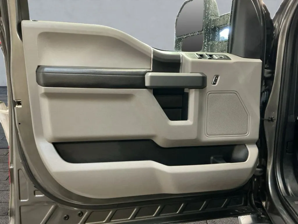 Ford F-150 photo 10