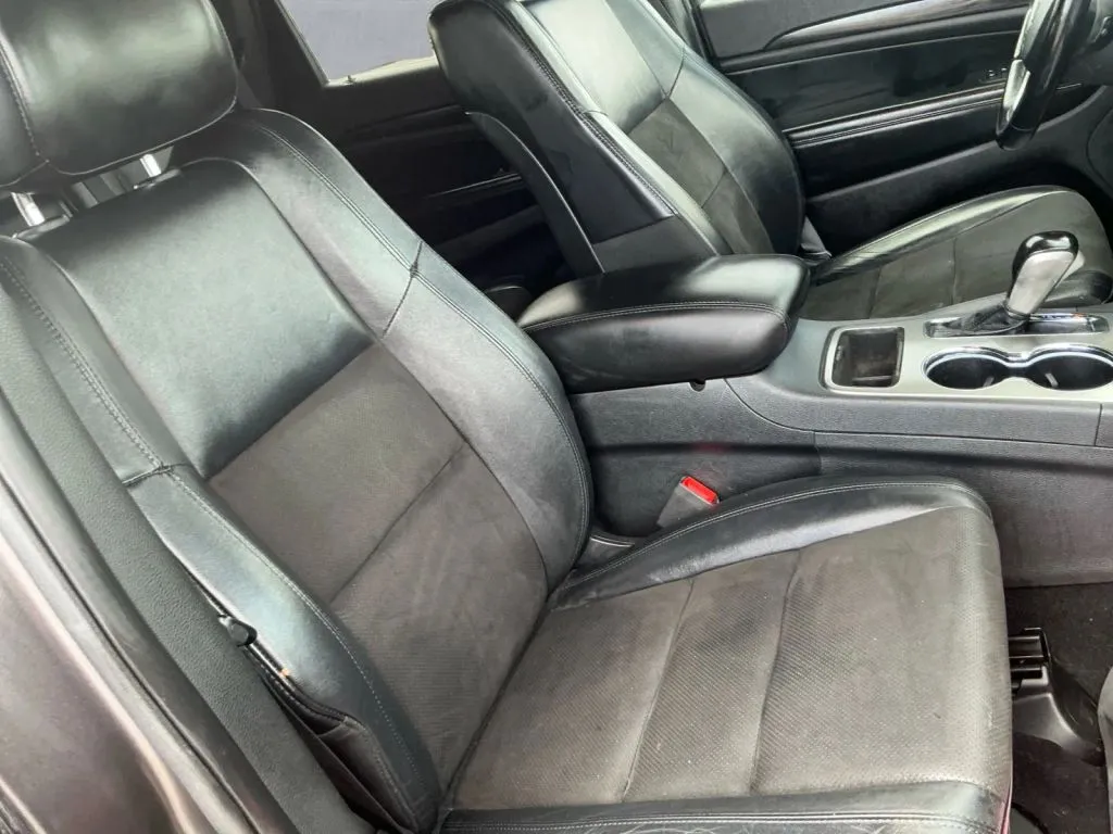 Jeep Grand Cherokee photo 23