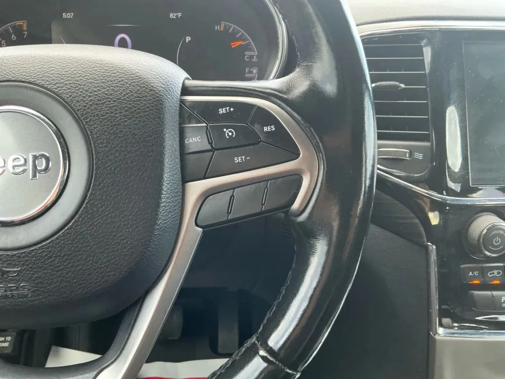 Jeep Grand Cherokee photo 28